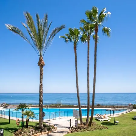Апартаменты Beach-line With 3 Bedrooms In Эстепона